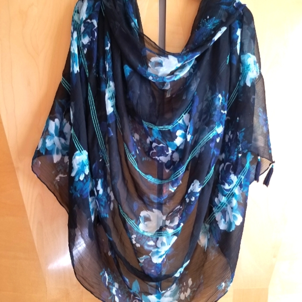 Scarf wrap with tassels